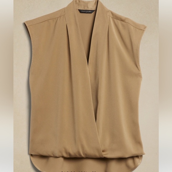NWT whiskey colored Banana Republic V-neck blouse - Picture 2 of 6